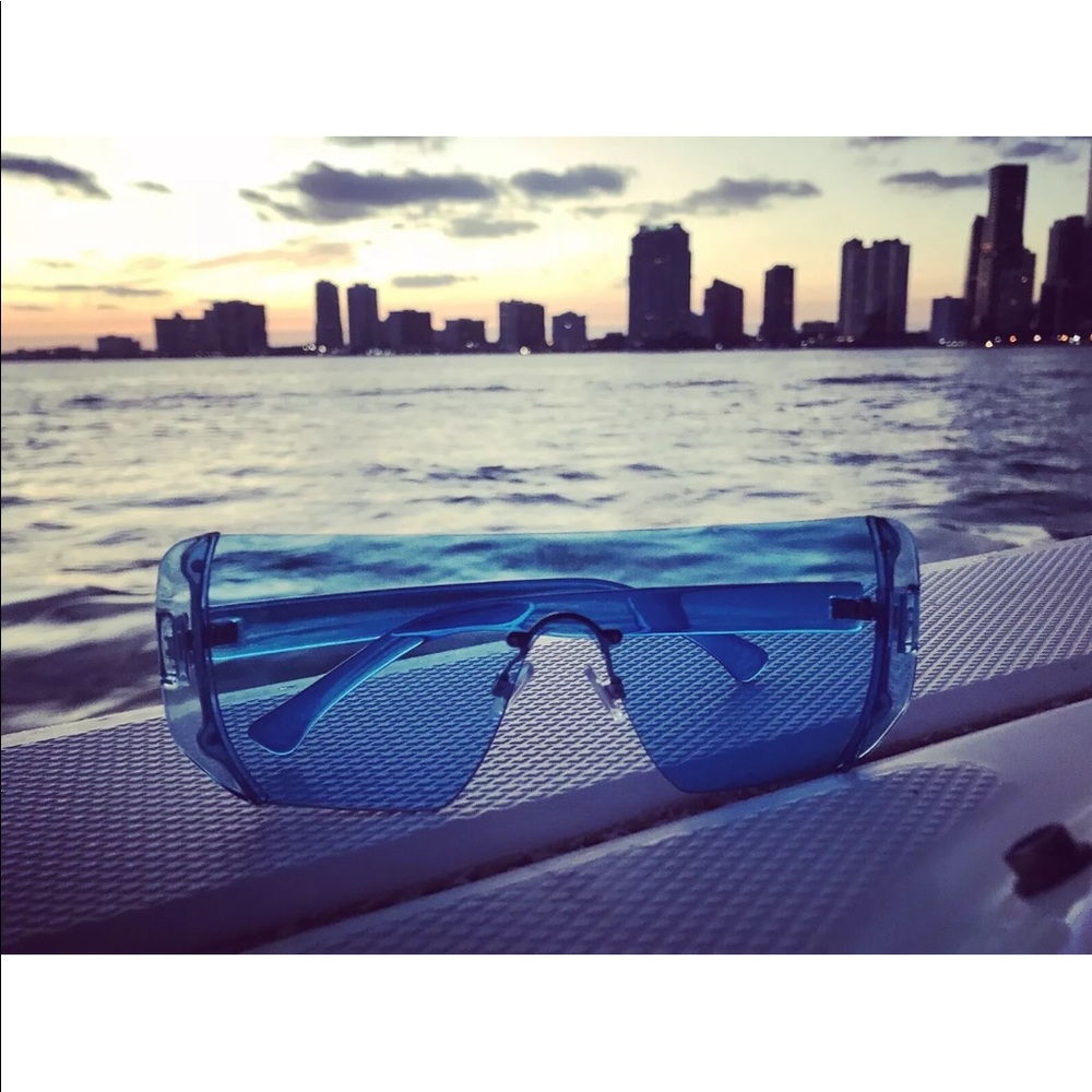 Oversized Blue Sunglasses - Picture 4 of 5